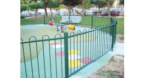 Clôture métal aire de jeux